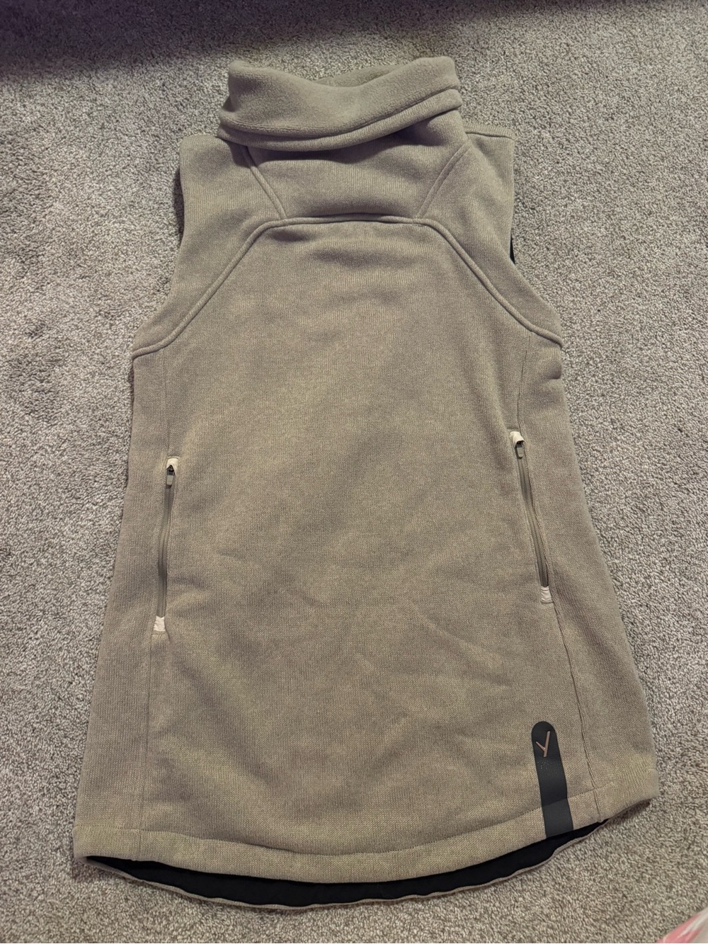 Sleeveless Fleece Puffer Vest in Olive